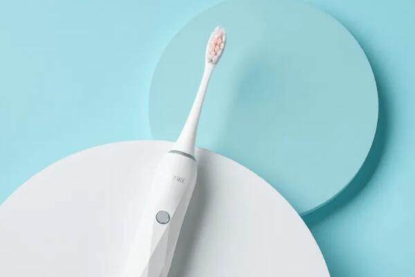 電動牙刷的危害，這三類人群不適合用電動牙刷