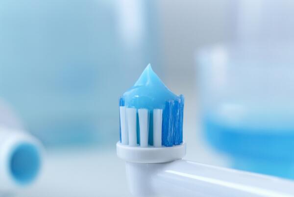 怎么區(qū)分聲波牙刷和電動(dòng)牙刷？辨別聲波電動(dòng)刷，重點(diǎn)看這三大方面即可