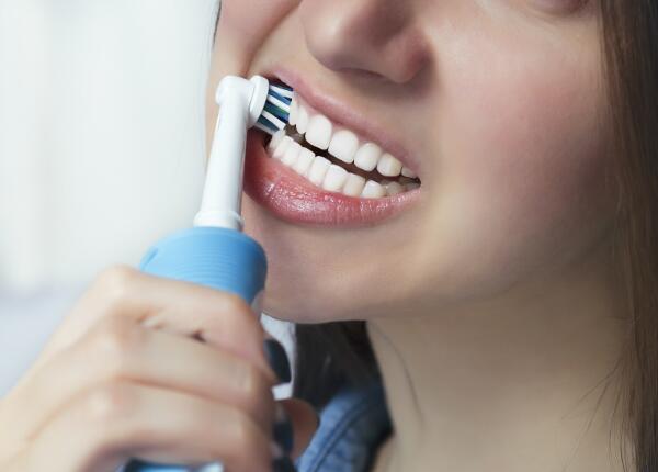 電動牙刷怎么用巴氏刷牙法？電動牙刷正確的刷牙方式操作介紹