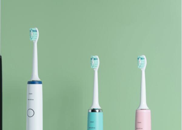 聲波牙刷沒有手動(dòng)刷牙干凈？震驚！原來(lái)真相是這個(gè)