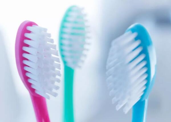 長蛀牙用什么手動(dòng)牙刷比較好？有蛀牙人群必看！