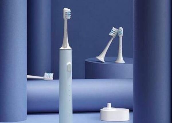 電動(dòng)牙刷當(dāng)清潔器好用嗎？刷牙工具電動(dòng)牙刷的幾大優(yōu)勢(shì)
