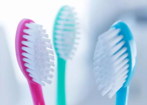 牙刷為啥會(huì)掉毛怎么辦？看完這篇文章，牙刷掉毛不再是問題！