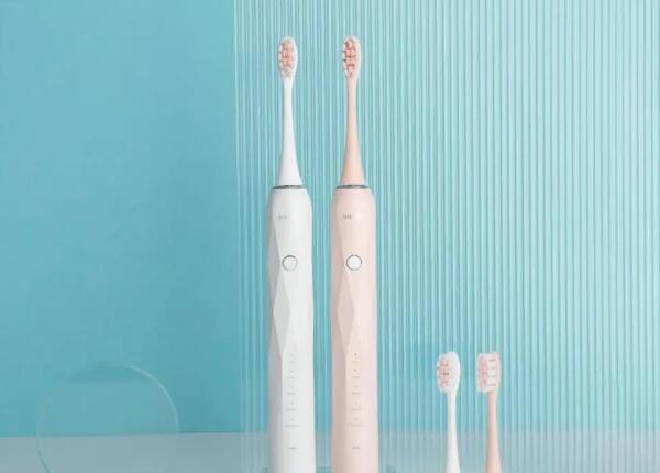 新入手電動牙刷怎么使用？牙刷正確使用指南大揭秘，新手必看